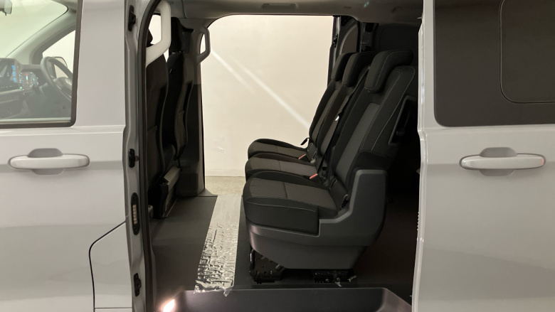 Volkswagen Transporter T32 Lwb Electric 160kW 65kWh Commerce Pro Kombi Van Auto